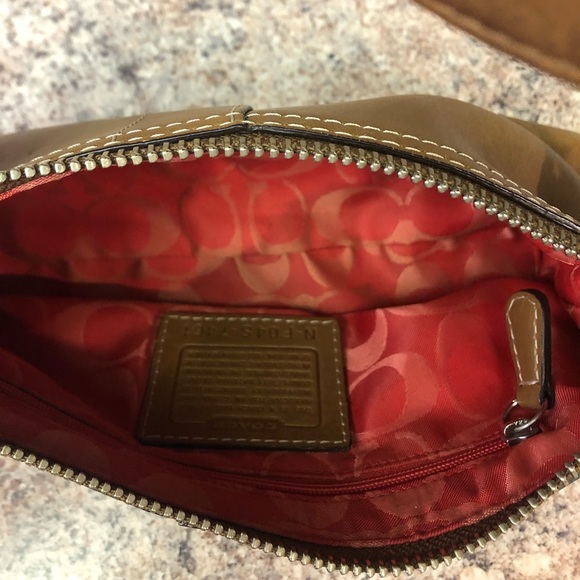 **SOLD** Coach Vintage Baguette Purse - Picture 15 of 16